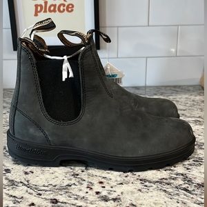 Brand New Blundstone 587 Rustic Black size 7